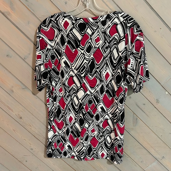 JM Collection Women's Abstract Print Short Sleeve V-Neck Top Size S - Picture 2 of 6